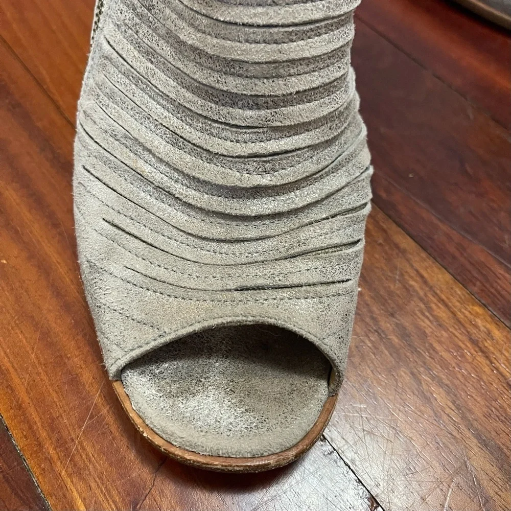 Paul Green Cayenne Woven Peep Toe Heeled Sandals Metallic Gray Size 8.5
